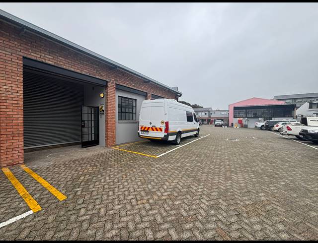 124M² WAREHOUSE TO LET IN MAITLAND